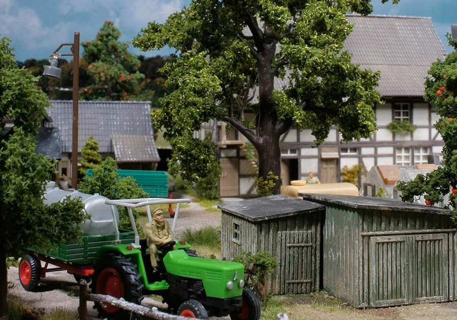 Bauernhaus in wildromantischer Umgebung – Modellbahn-Diorama, Ansicht 16